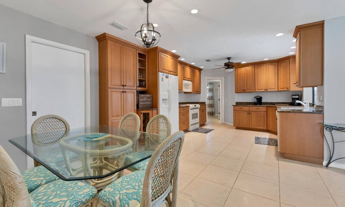 Charlotte Harbor House | 🥇 Elegant 3bd waterfront villa with a private pool and spa (CH863)