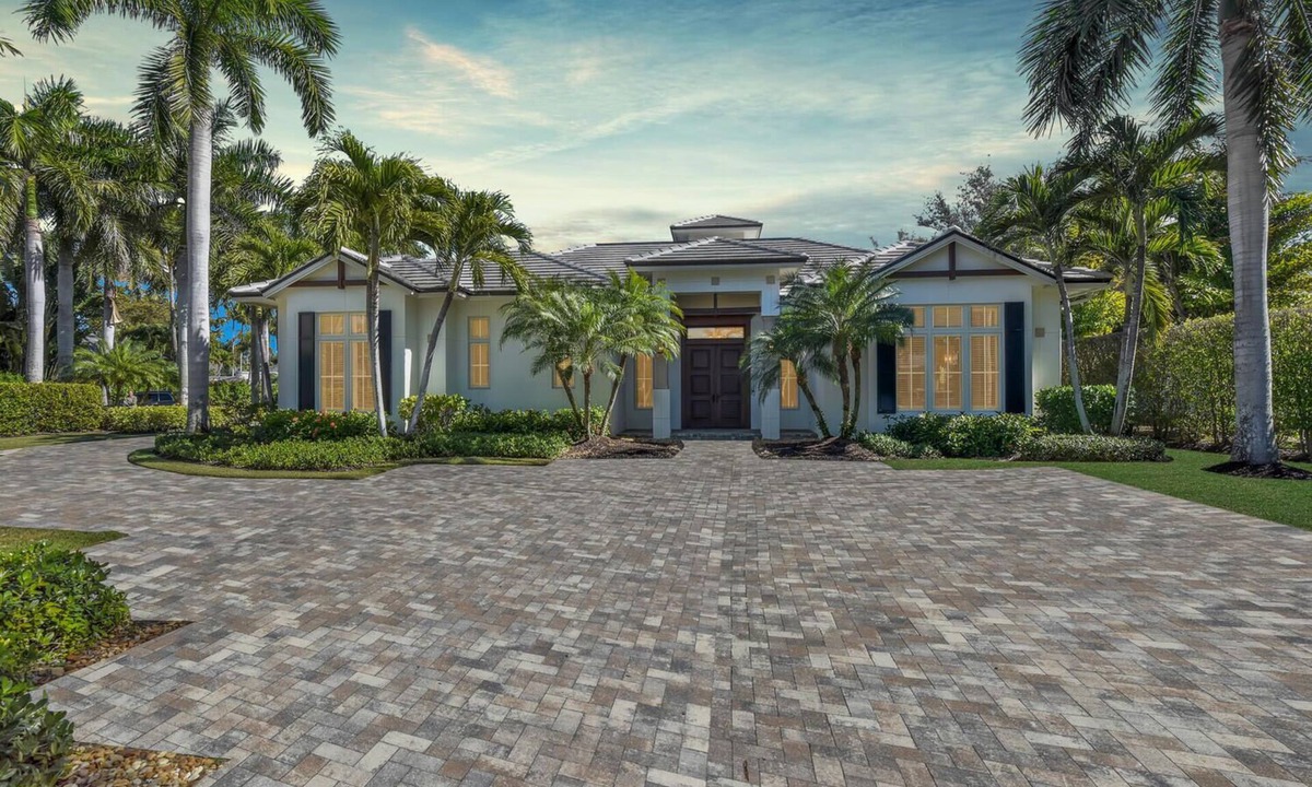 Moorings House | Elevated Coastal Living | Luxury 4BR Home + Den | Designed for the Perfect Getaway