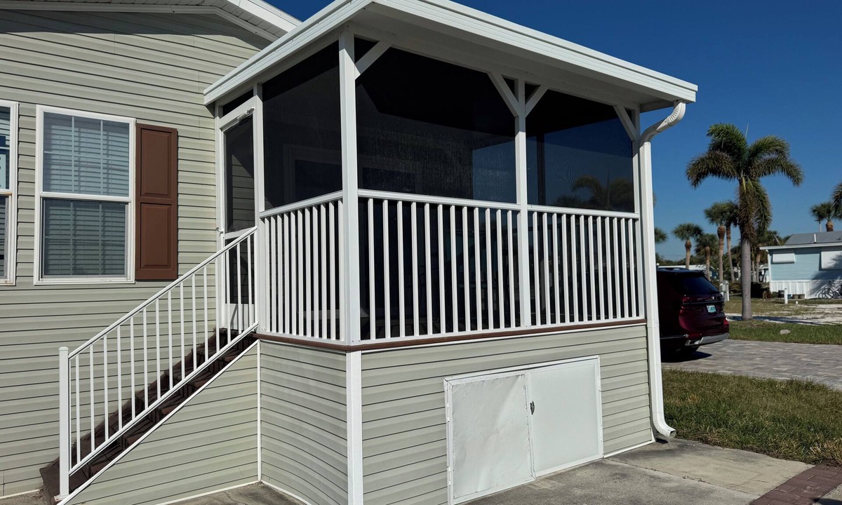 Fort Myers Beach Resort | Escape the Cold Sanibel Gateway Sun Resort, close to Fort Myers Beach + Sanibel