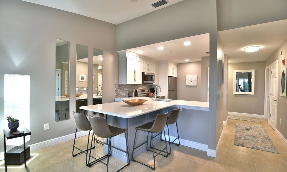 Holmes Beach Condo | Expansive Views, Walk to Beach and Grocer, Anna Maria Island Vacation Rental