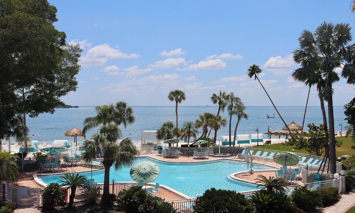 Pinellas Point Hotel | Explore St. Pete's Gems | Artistic Discoveries & Natural Wonders Await