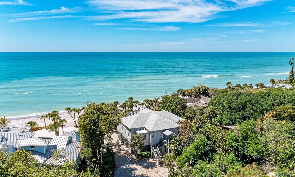 Englewood House | Exquisite Home: Gulf Front Paradise: Steps to Private Beach, Incredible Sunsets!