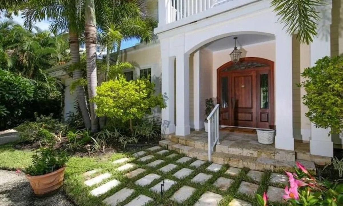 Downtown Boca Grande Historic District House | Fabulous home in the Ultimate Gasparilla Island location.