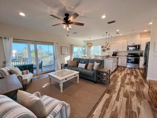 Placida House | Family Tides on LGI - Golf Cart Included
