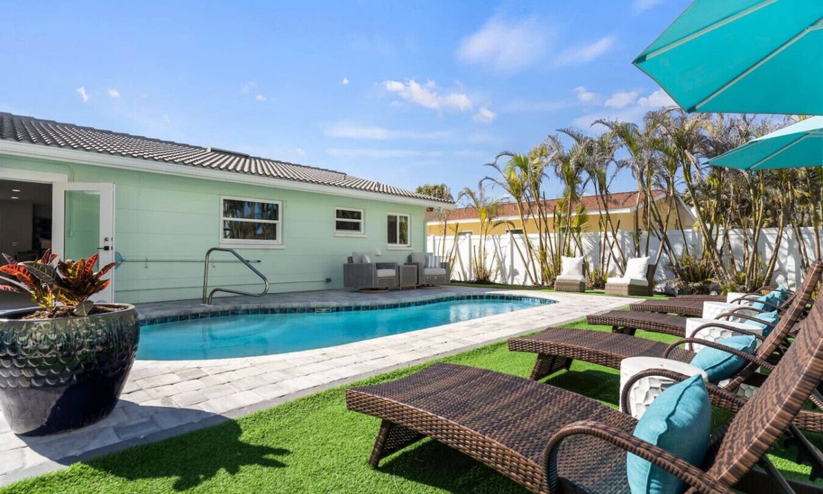 Englewood House | Flip Flop Retreat - Pool Home