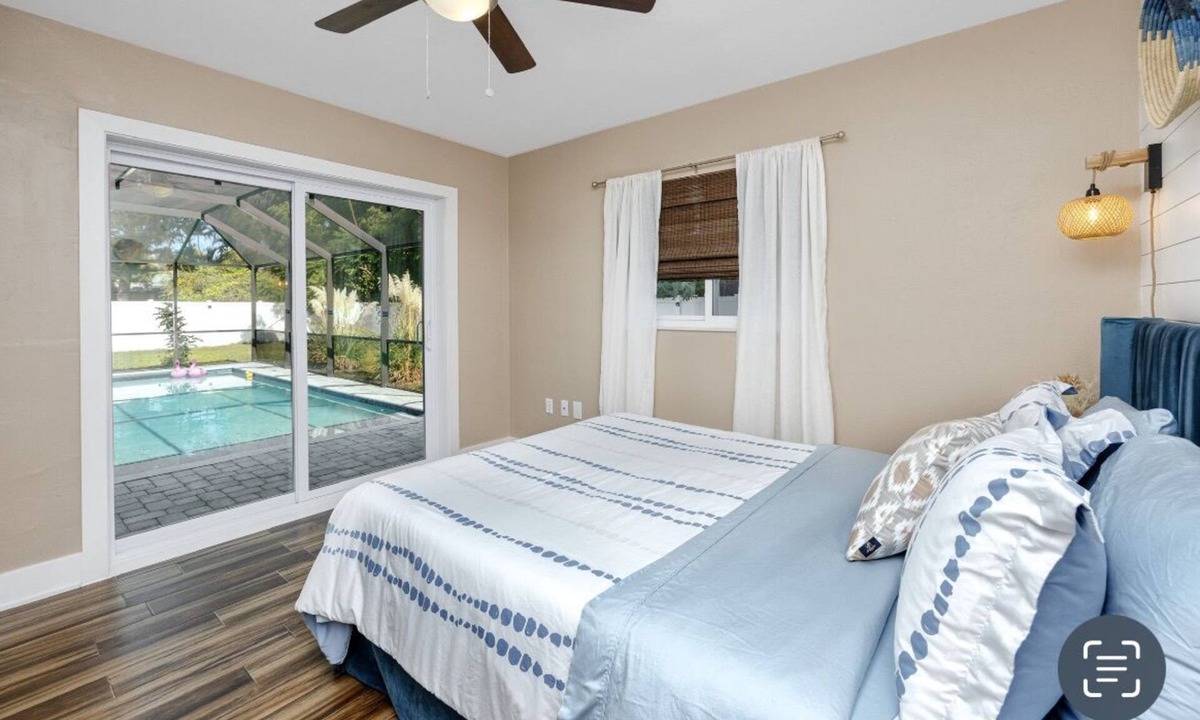 Bradenton House | Florida nest - summer house with heated swimming pool. Pet friendly.