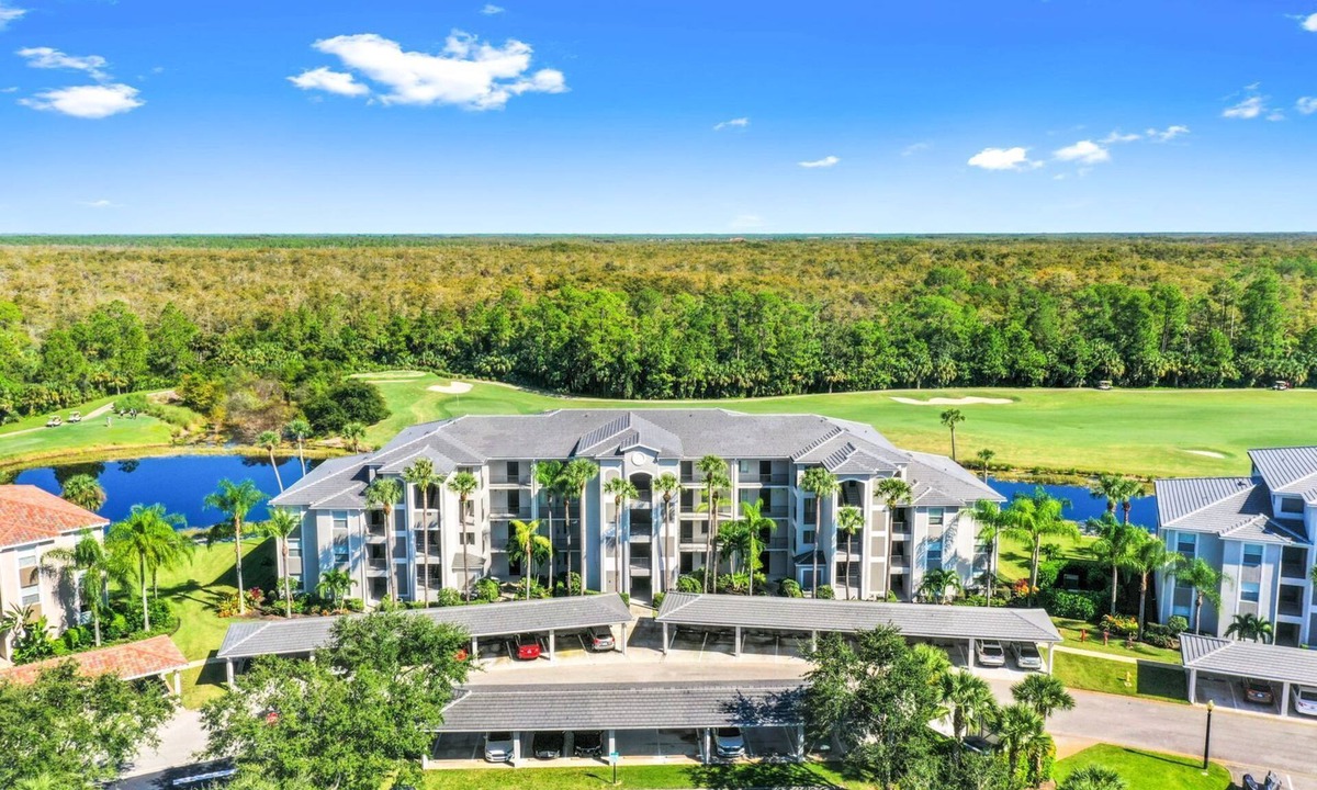 Naples Condo | Golf Condo Newly renovated and furnished. Heritage Bay CC of Naples. 2026/2027