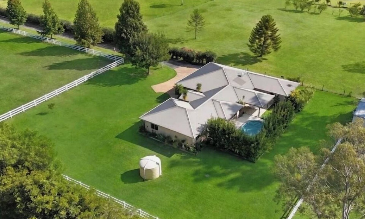Darawank House | Green Pastures by the Sea near Forster/Tuncurry with heated pool