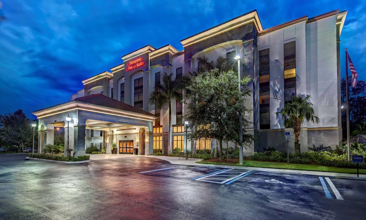 Estero Hotel | Hampton Inn & Suites Fort Myers-Estero/FGCU