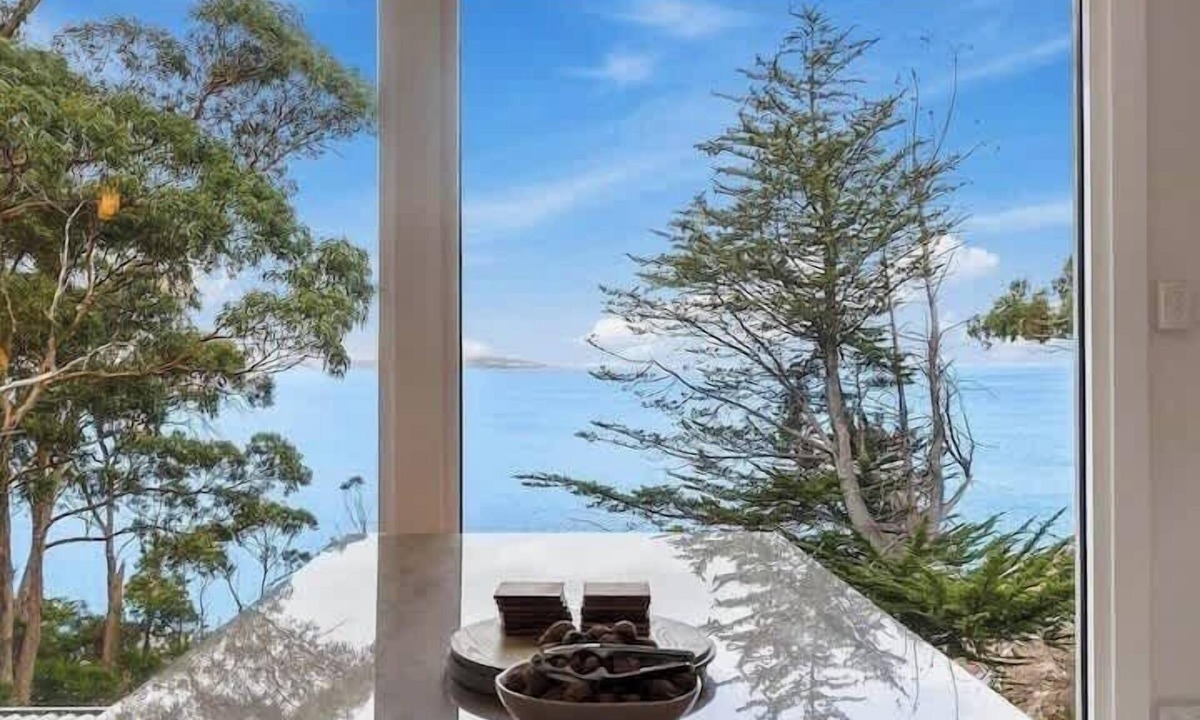 Blackmans Bay House | Hidden Bay Retreat 15 Min to Hobart, 5 Bed 3 Bath