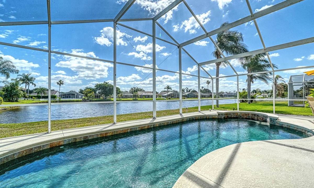Sabal Harbour Apartment | Huge Pool, Near Beaches, IMG, UTC, Great Clubhouse