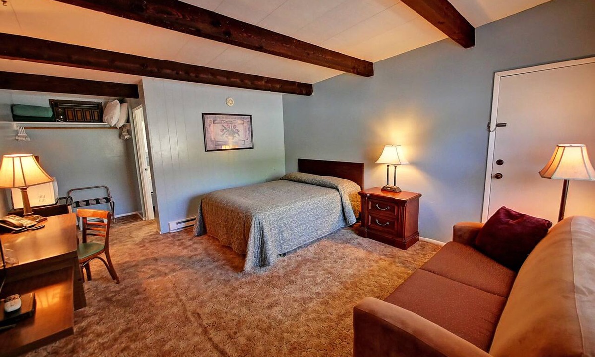 Twisp Hotel | Idle A While