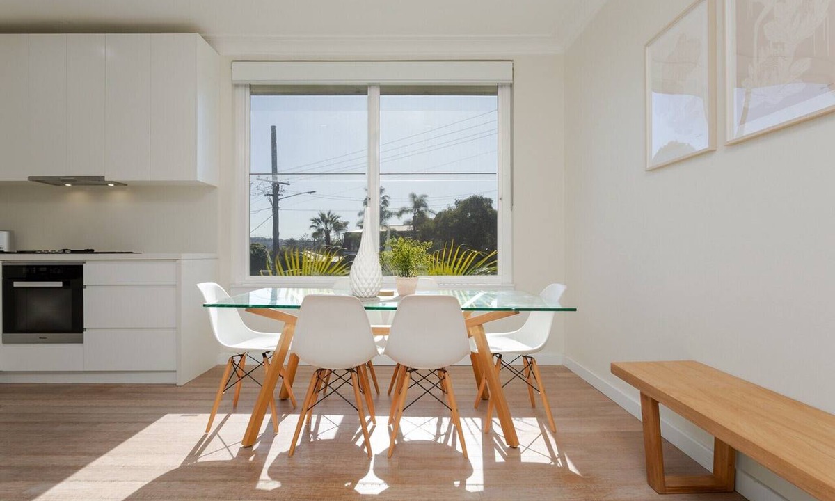 Dee Why Apartment | Idyllic 4-Bed Home With Alfresco Area Near Beach