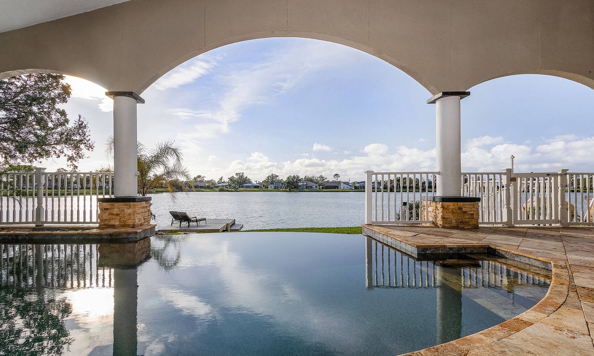 Port Charlotte House | Infinity Pool LARGE Home on Fishing Lake — ALL NEW —Fall Winter 26-27 Available