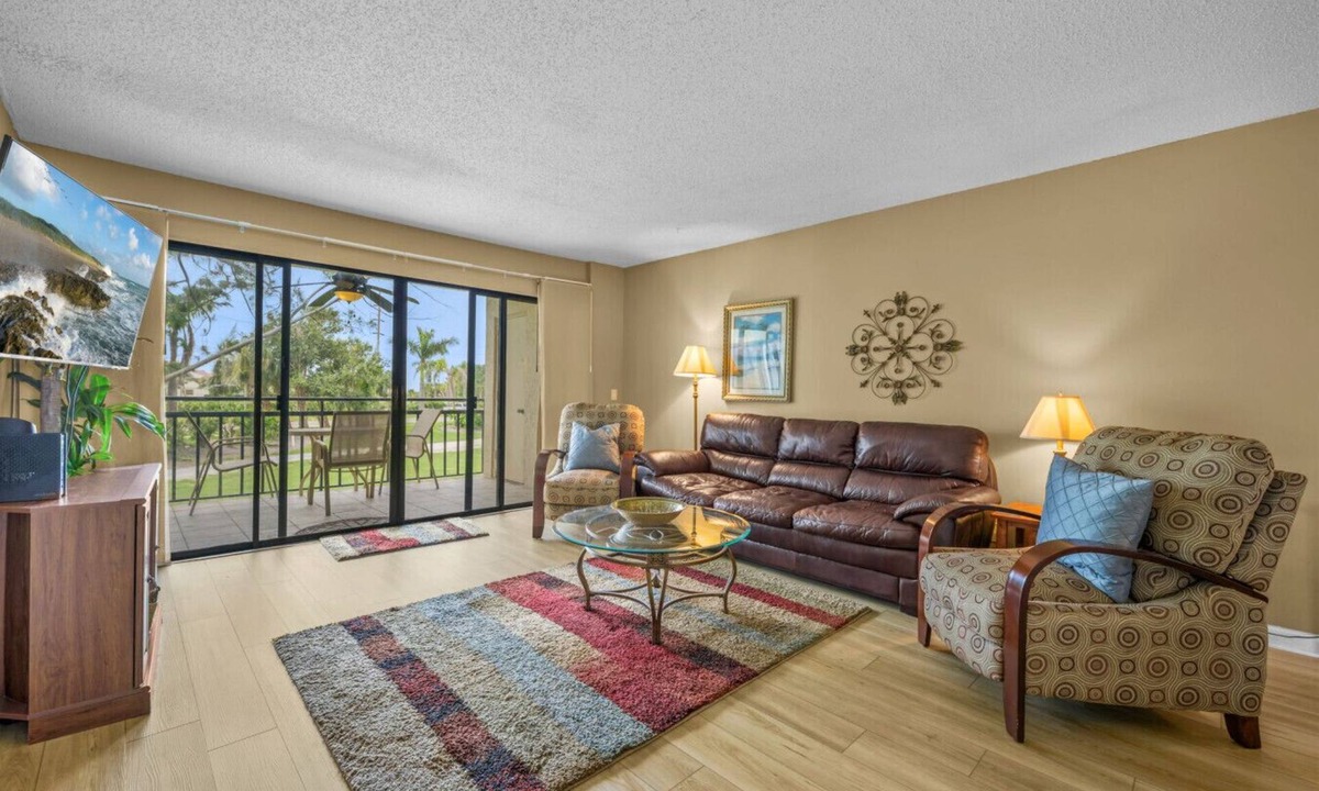 Isla del Sol Condo | Island Escape at La Puerta 4-231 St Pete 2nd Floor Condo