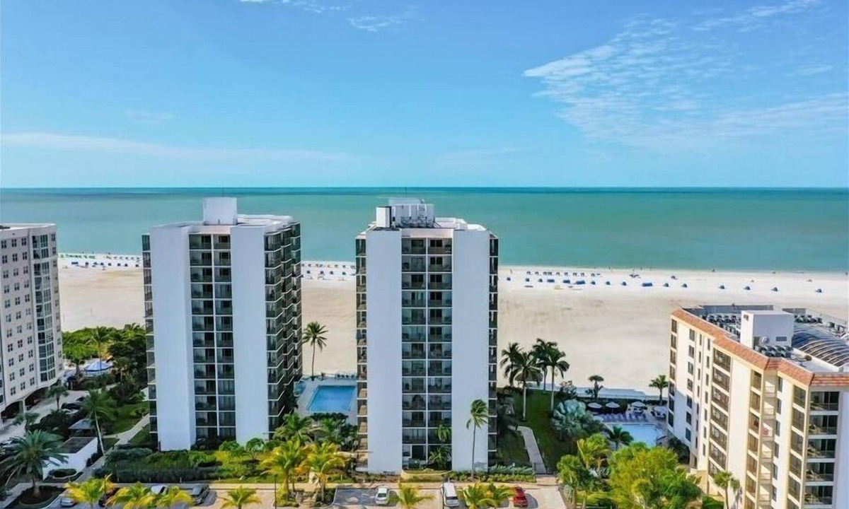 South Island Condo | Island Winds 821 Gulf Front Fall Special 20% off any res thru 10/31