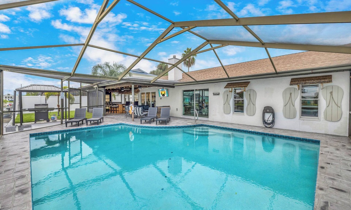 Spring Hill House | Kayaks/Waterfront/Sunsets/Pool
