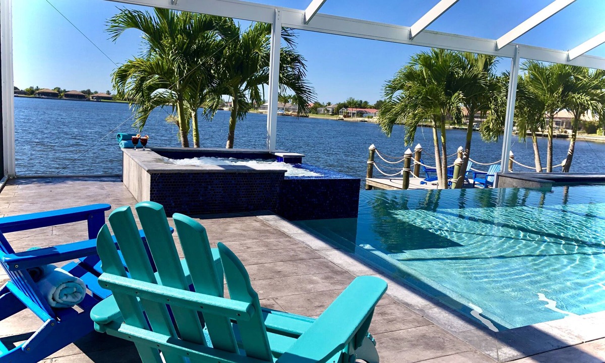 Pelican Villa | Key West villa right on the lake with gigantic sunsets
