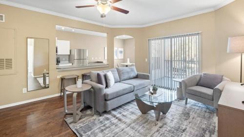 Pinellas Park Apartment | Landing Modern Apartment with Amazing Amenities (ID8612X34)