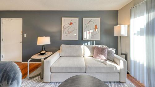 St. Petersburg Apartment | Landing Modern Apartment with Amazing Amenities (ID8526X47)