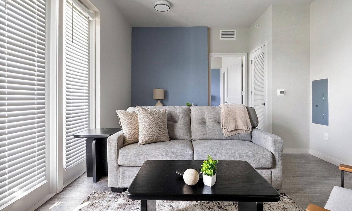 Biggar Apartment | Landing | Spectacular 2BD, Gym, Clubhouse