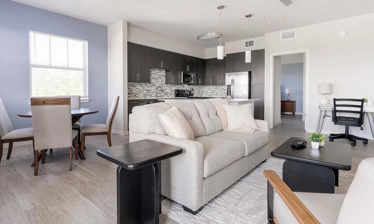 Biggar Apartment | Landing | Spectacular 2BD, Clubhouse, Gym