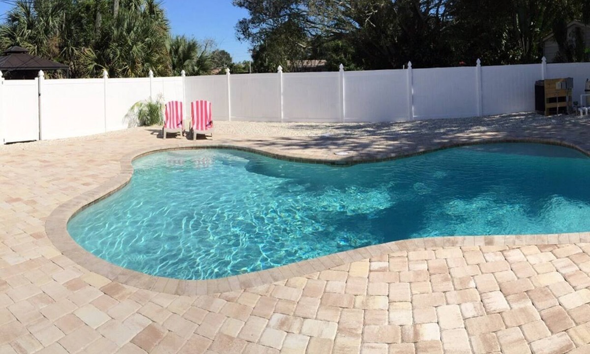 Altamont Manor Apartment | Last-minute deals: heavily reduced prices for unforgettable trips!