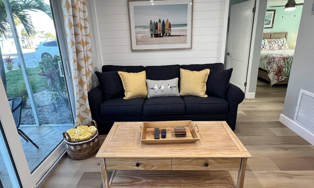 Englewood Villa | Laughing Gull on the Key! 3min walk to beach Sunsets! Kayaks, Bikes and More!