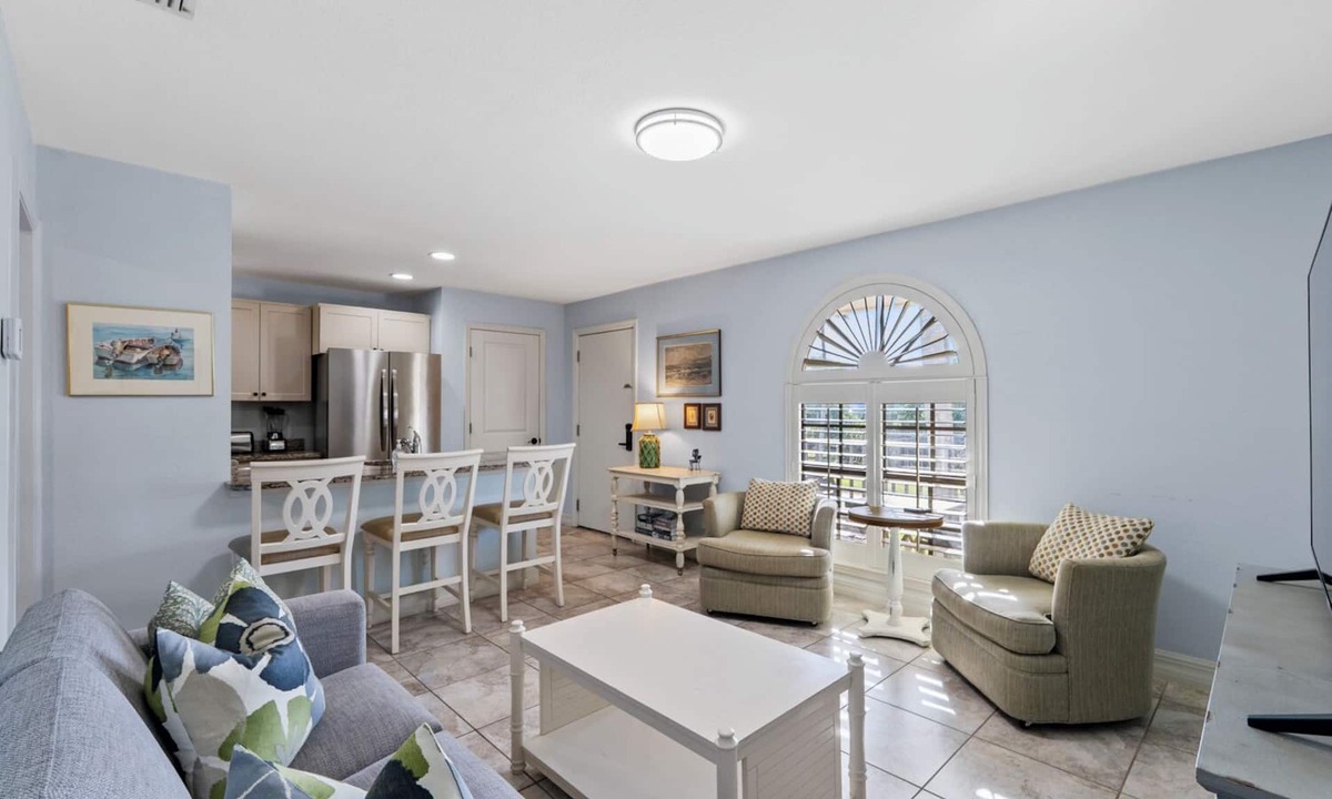 Old Naples Condo | Le Monaco - Romantic 1 BR Condo Steps from 5th Ave S. Chic Coastal Retreat with King Bed and Beach Access. Perfect Location for Couples Near Dining, Shopping, and Naples Beach