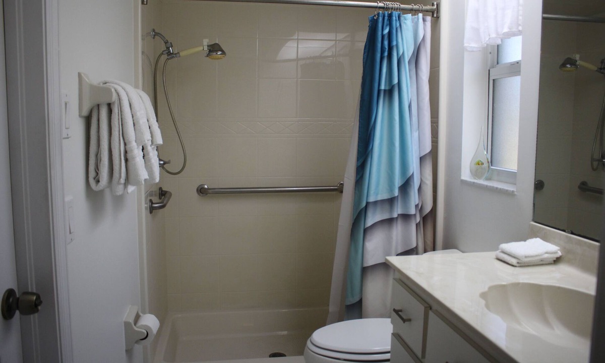 Charlotte Harbor House | Lovely 2-bdr 2 bath Non-smoking, no pets, heated pool, AC, WiFi, Port Charlotte