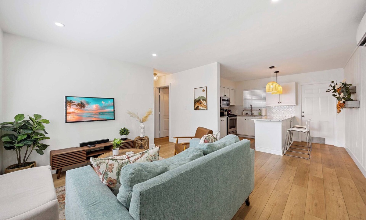 Central Naples House | Lovely 2-bedroom house in Naples N side