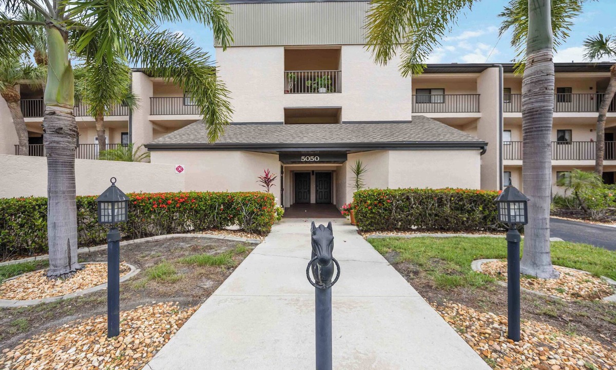Burnt Store Marina Condo | Luxurious 2-Bed, 2-Bath Condo in the Halyard Club