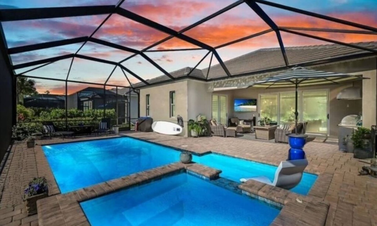 Biggar House | Luxury 3BR +Den 3BA heated Pool with Spa Home in Vista Wild Blue!