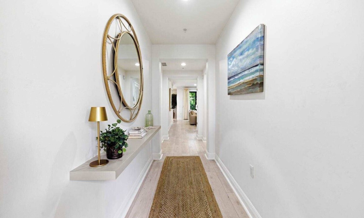 Royal Harbor Apartment | Luxury Condo 2BR at Resort near 5th Ave & Beach