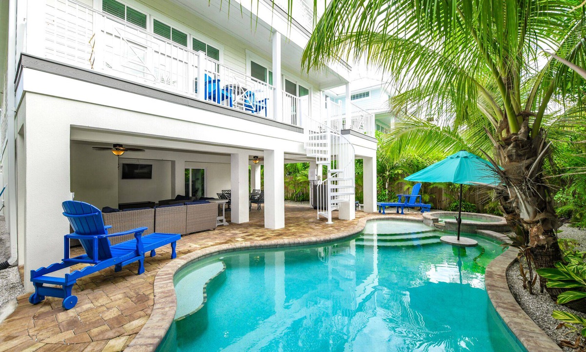 Anna Maria House | Luxury Home with Pool, Rooftop Deck, and Gulf Views! 1.5 Blocks to Beach