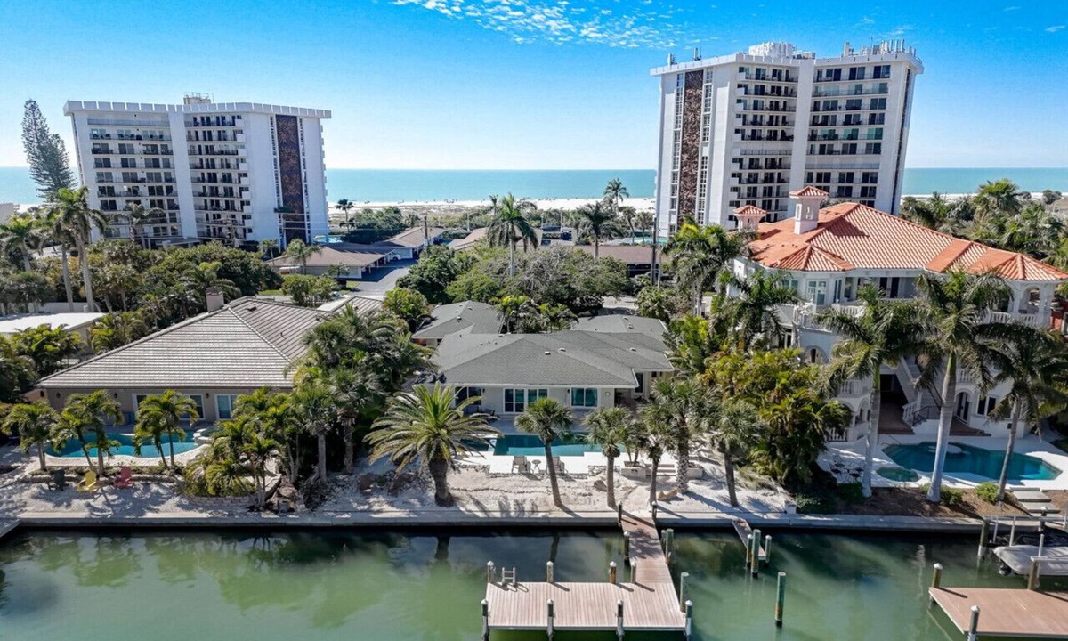 Sarasota House | Luxury Waterfront Home w/Private Heated Pool & Hot Tub | Walk to Lido Beach!