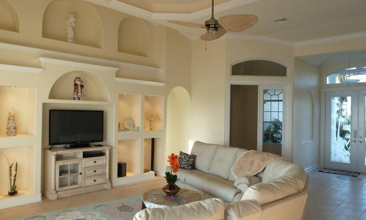 Mariner Villa | LUXUSVILLA directly on the LAKE with many extras in SW location