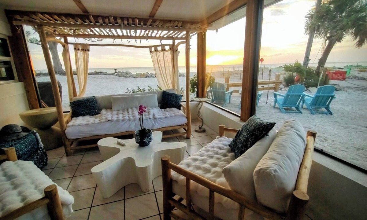 Englewood Cottage | Manasota Key Beach Cottage Just Thirty Steps from the Beach