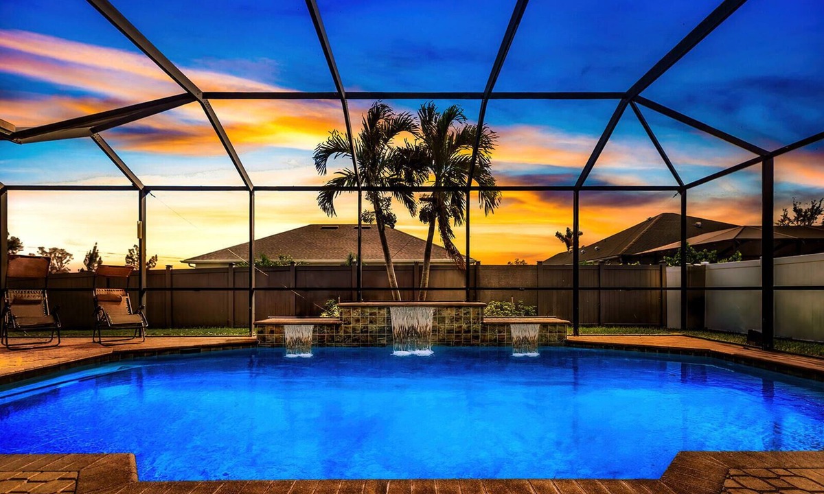Pelican Villa | Massive Cali King Villa | Heated Saltwater Pool