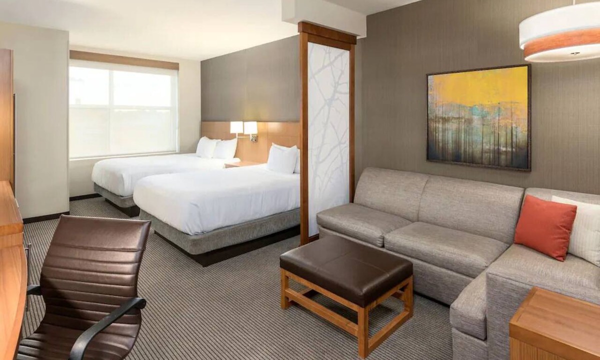 Greenville Downtown Apartment | Memorable Stay Near at Greenville! 2 Queen Rooms w/Swimming Pool and Dining!