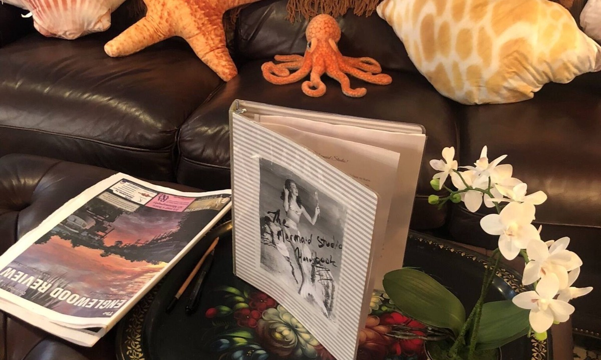 Englewood Apartment | Mermaid Studio Apt. w/Private Entrance *1 Mile from the Water! Pet Friendly!