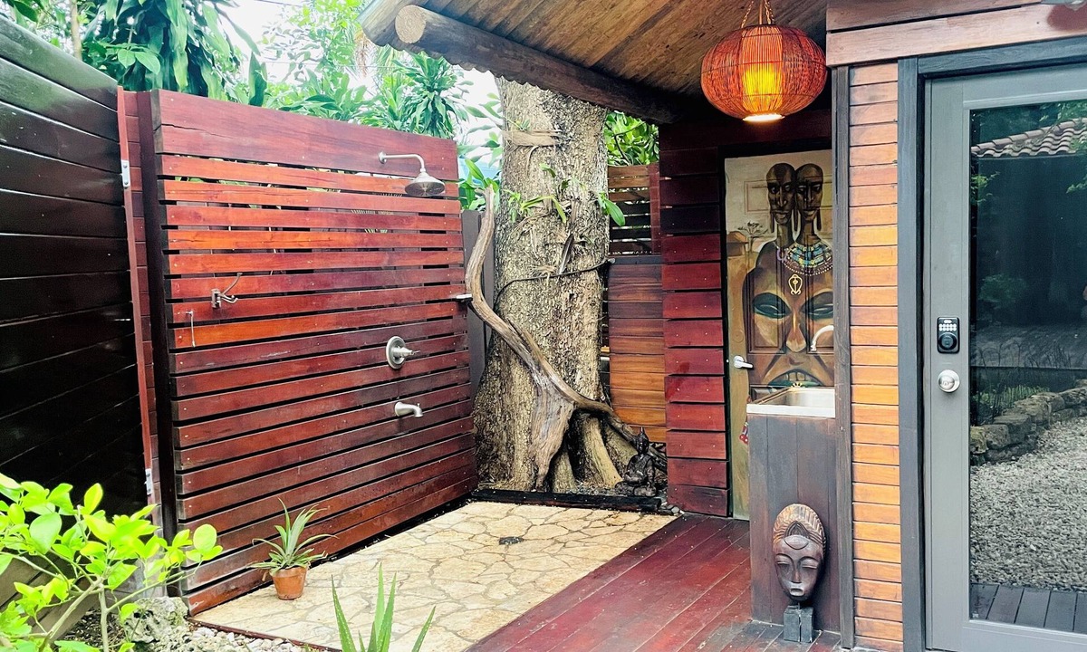 Southwest Coconut Grove House | Miami Tiny House Urban Glamping Solo Micro Space in Posh Coconut Grove