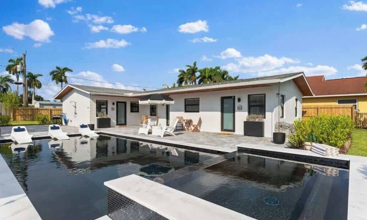 Naples Park Condo | Naples Boutique Stays