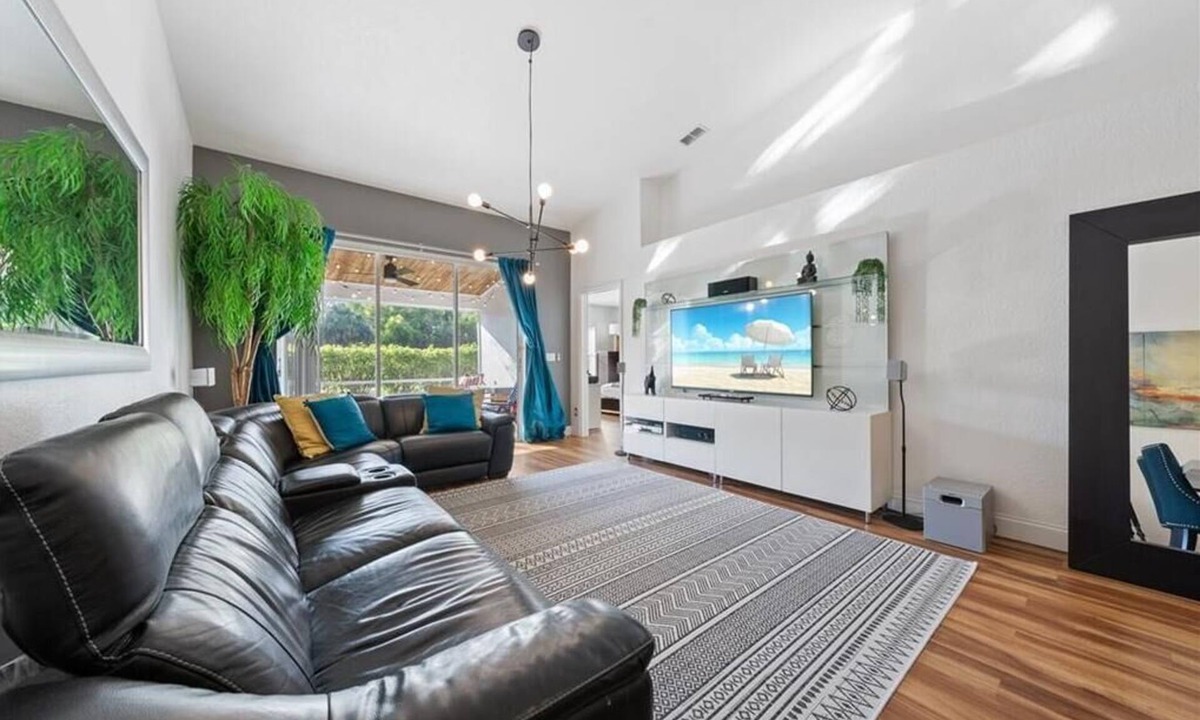 Crown Pointe Villa | Naples Modern Oasis is 4 miles to 5th Avenue South shopping & dining