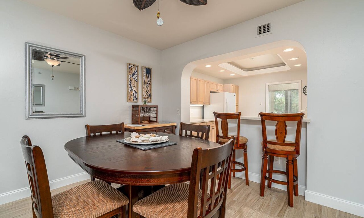 South Island Condo | Near Beach and Shopping| Pool & Spa