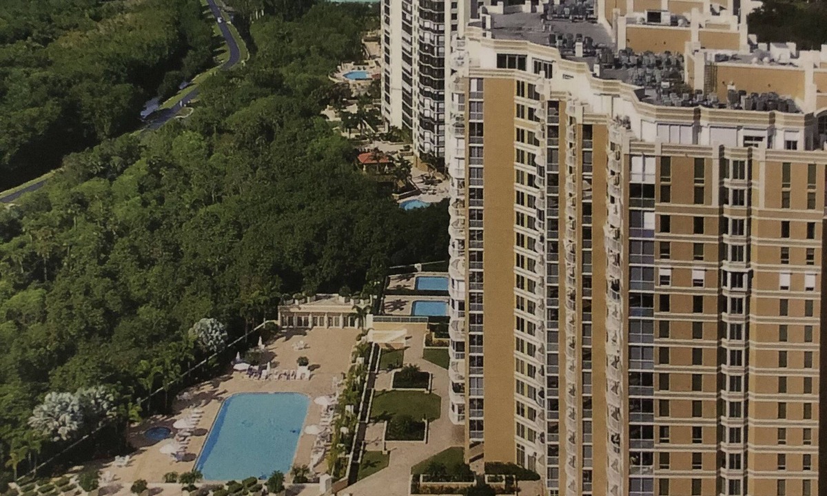 Pelican Bay Condo | Never miss a sunset! Beautiful Condo in Pelican Bay on the beach