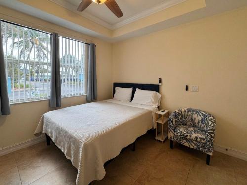 Bonita Shores Hotel | NEW Bonita Beach Getaway Queen Studio
