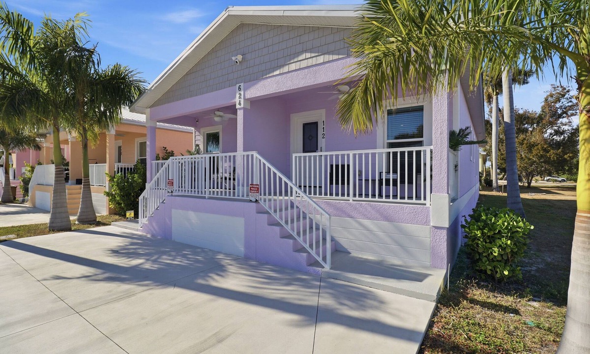 Punta Gorda House | NEW! Lovely Lilac Cottage 112