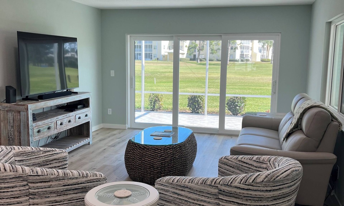 Plantation Villa | NEW, NEW, NEW! Super inviting sunshine filled Villa on Golf Course in Venice, FL