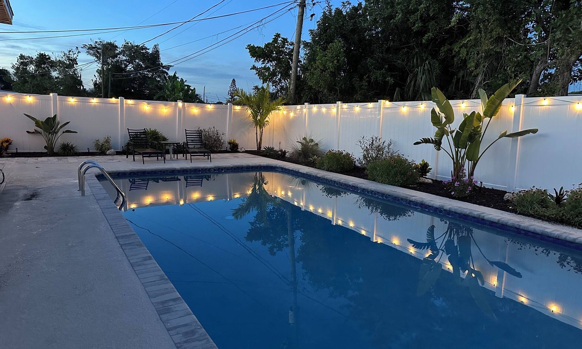 South Bradenton House | New to VRBO - Large Private Pool - Minutes to Beaches - All New Furniture